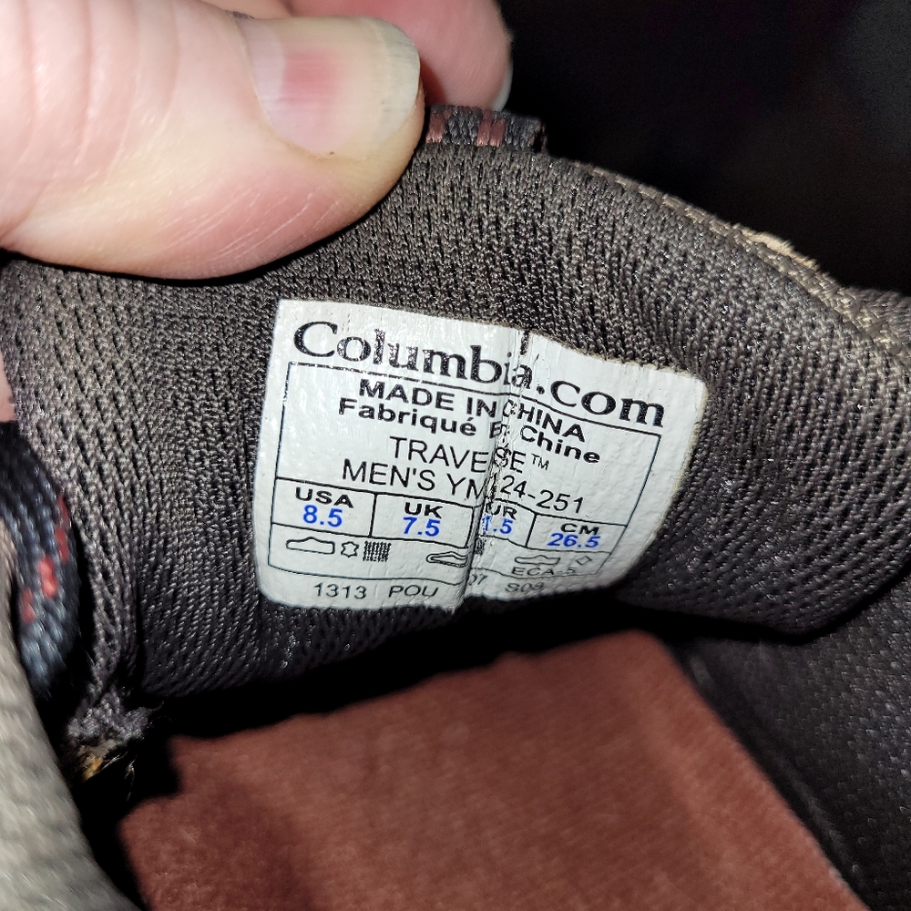 Columbia Men's Traverse Hiking Shoes - Picture 8 of 9